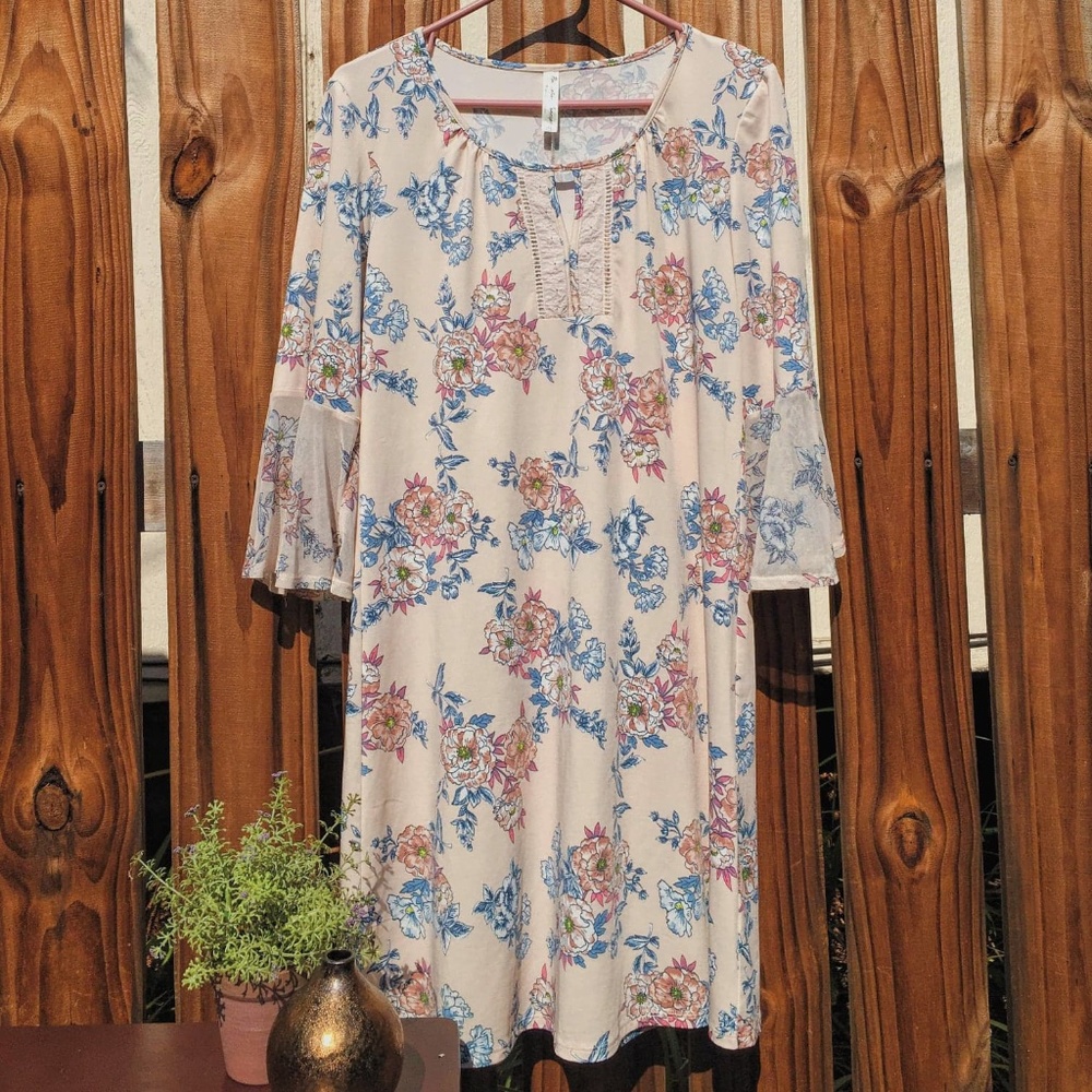 PerSeption Concept Floral Flared Sleeves Dress M